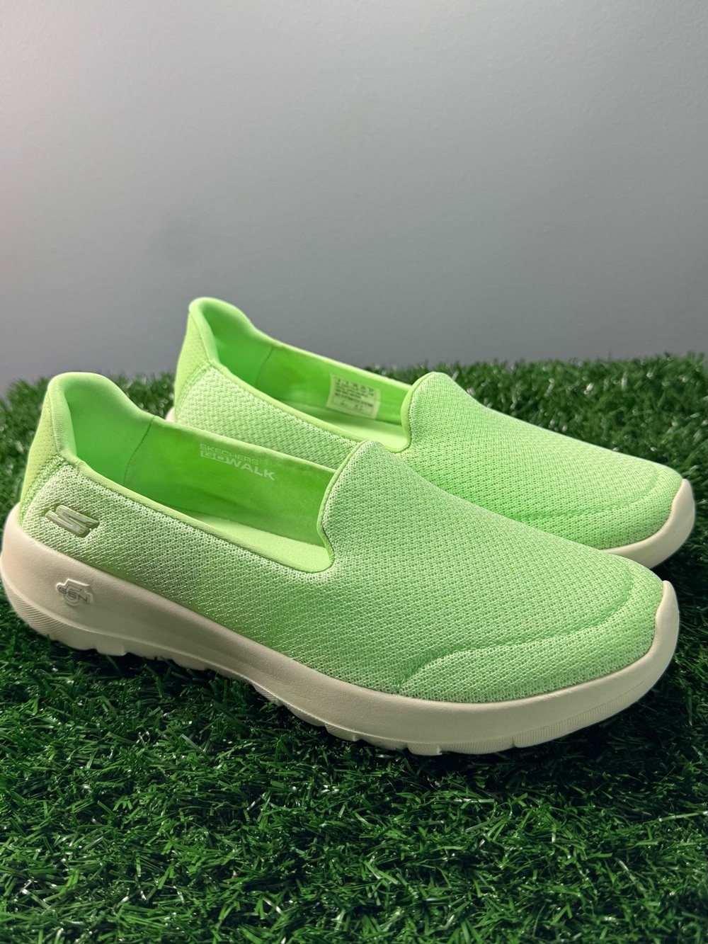 Skechers GOwalk Slip-On Sneakers
